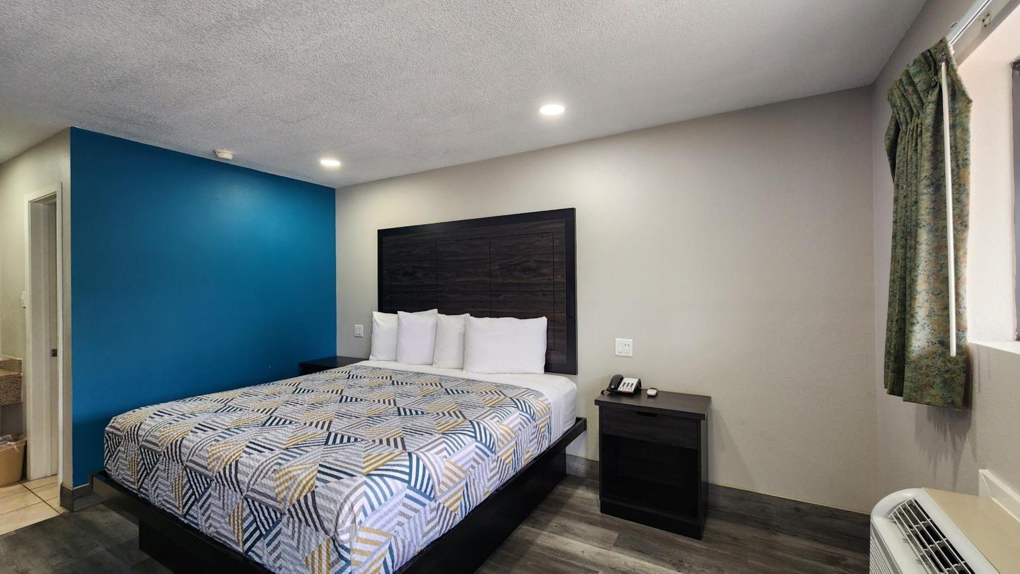 Scottish Inn & Suites Wharton Экстерьер фото