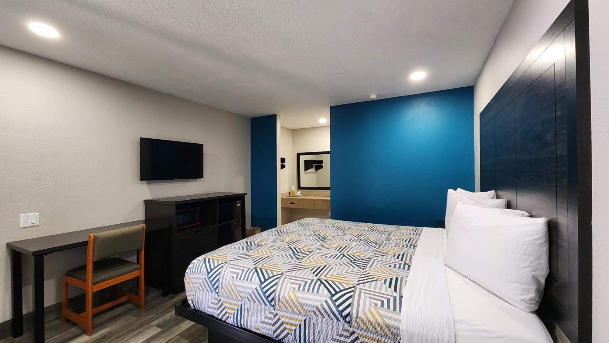 Scottish Inn & Suites Wharton Экстерьер фото