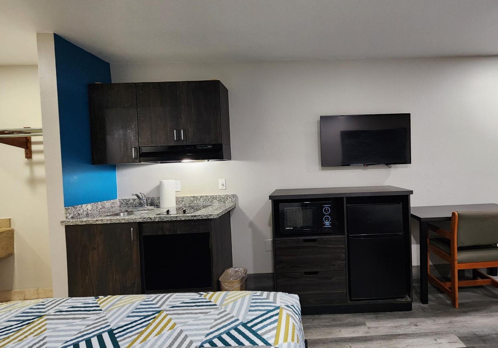 Scottish Inn & Suites Wharton Экстерьер фото